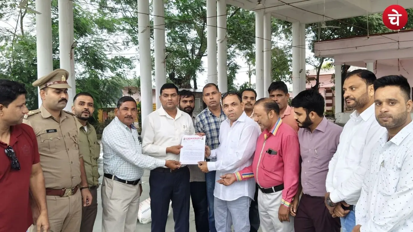A memorandum addressed to the President was submitted in protest against the detention of journalists in Bijnor
